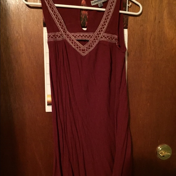 Dresses - Picture 3 of 3
